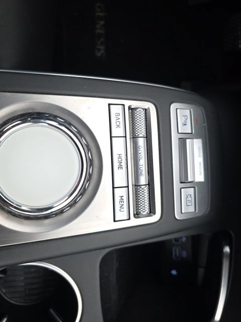 Used 2025 Genesis GV70 2.5T AWD/4WD image 16