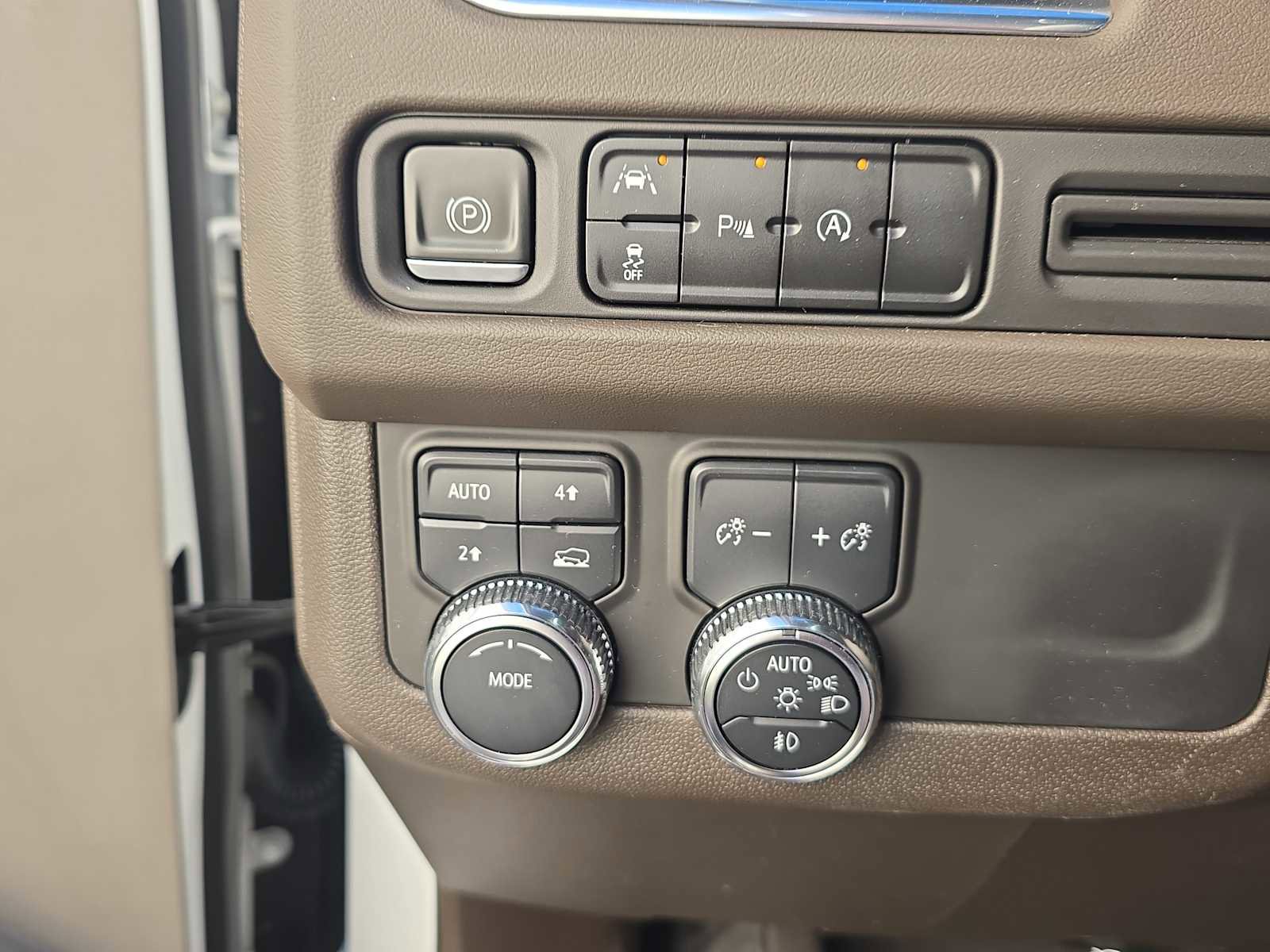 Used 2023 GMC Yukon SLT image 27