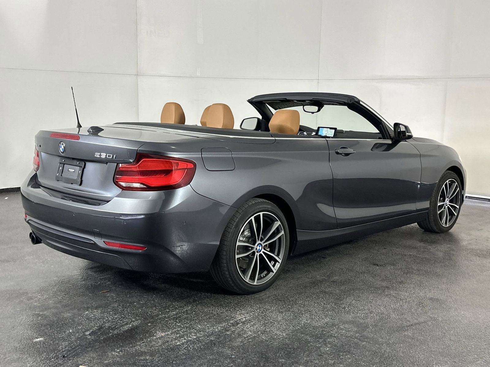 Used 2018 BMW 230i xDrive Convertible image 8