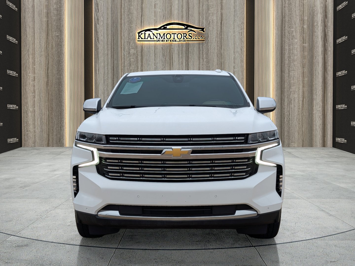 Used 2022 Chevrolet Suburban Premier w/ Max Trailering Package AWD/4WD image 3