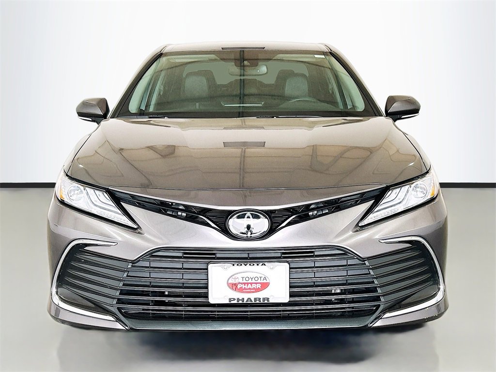 Used 2024 Toyota Camry XLE image 2