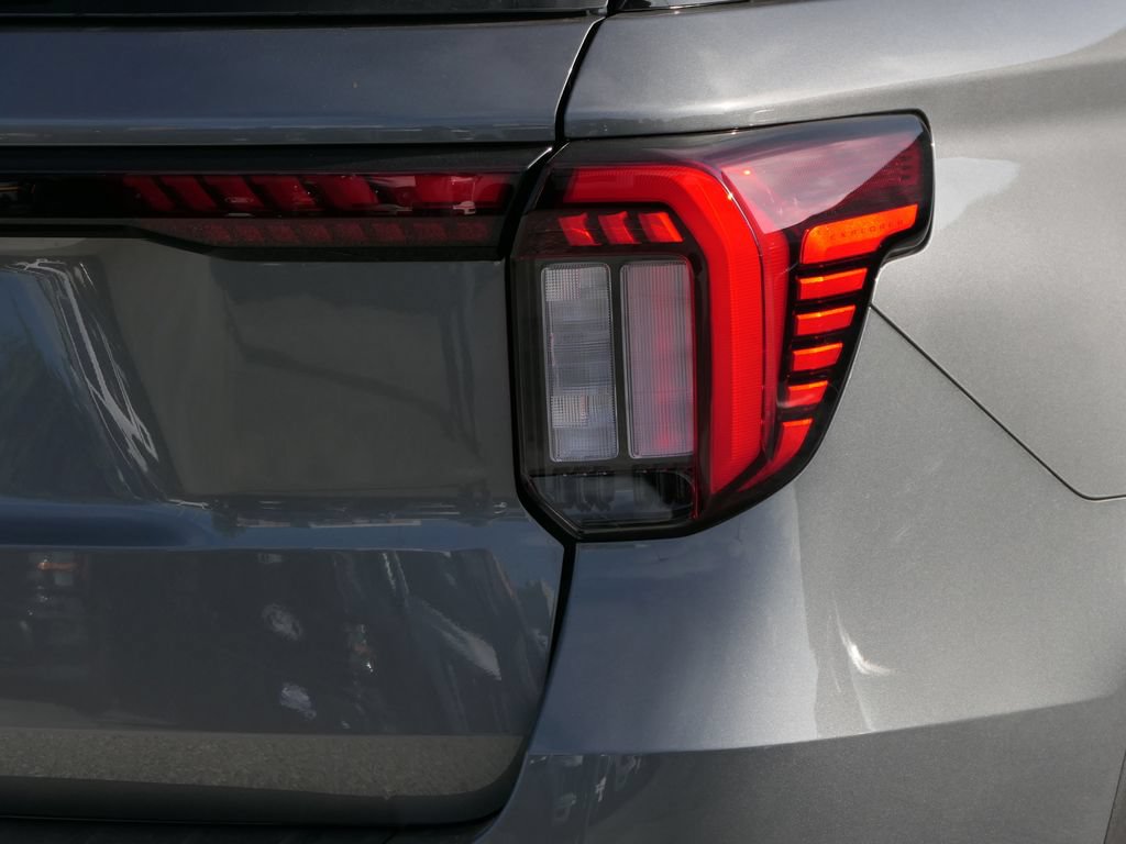 Used 2026 Ford Explorer Active w/ Active Comfort Package RWD image 5