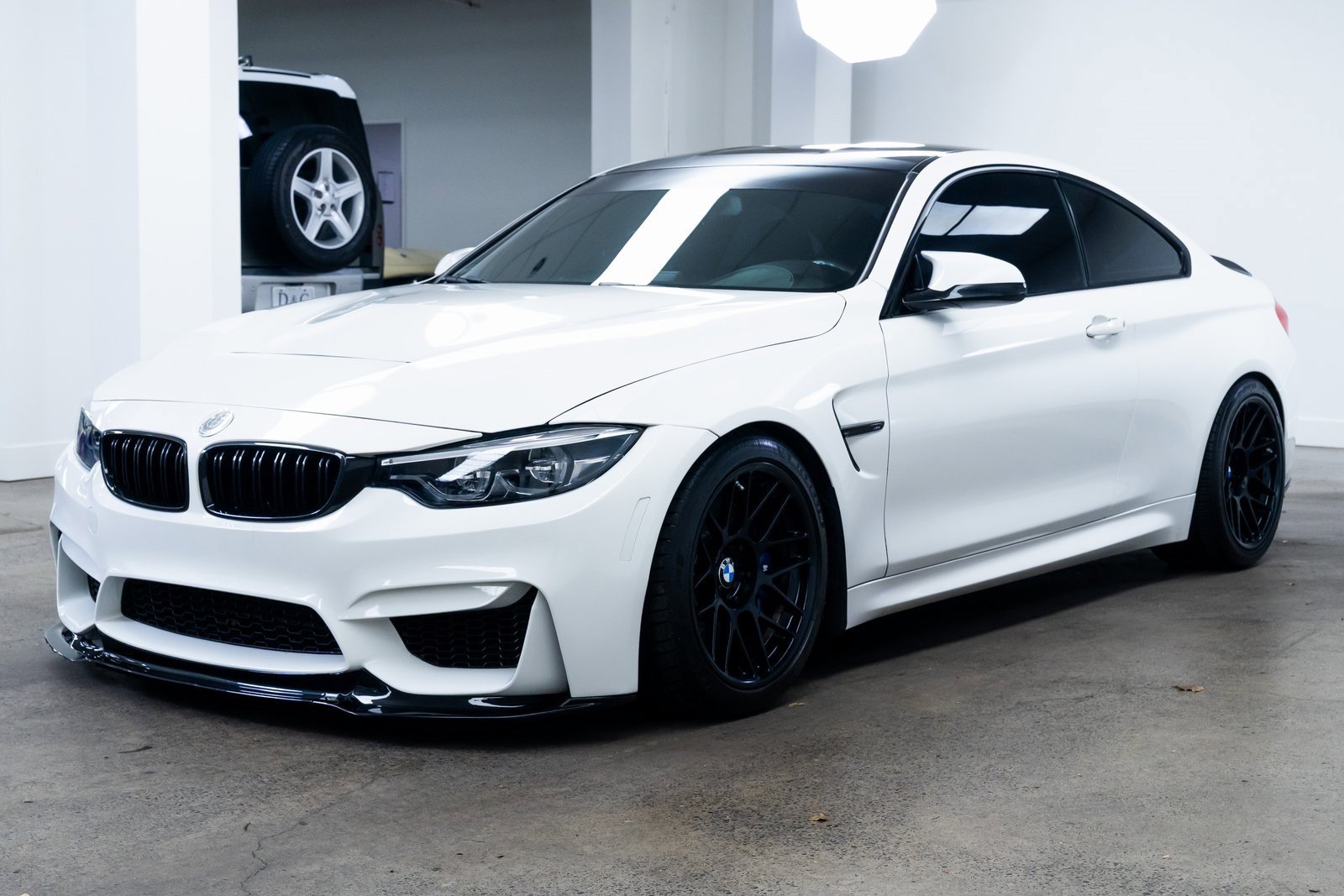 Used 2015 BMW M4 Coupe image 3