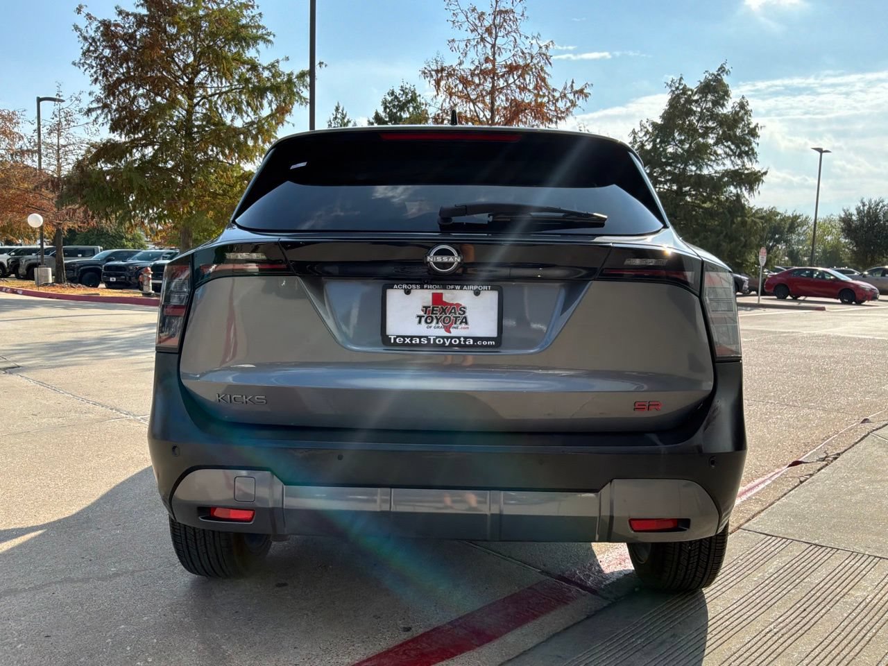 Used 2026 Nissan Kicks SR FWD image 7
