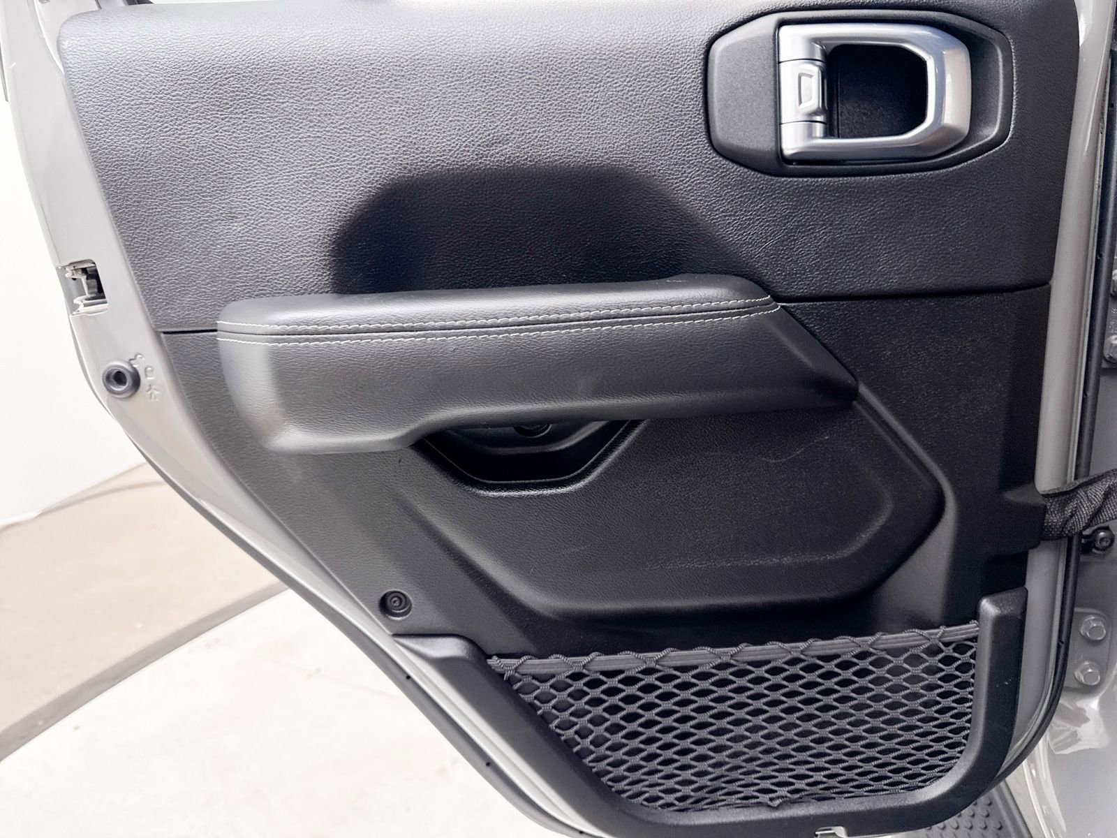 Used 2022 Jeep Wrangler Unlimited Sahara image 30