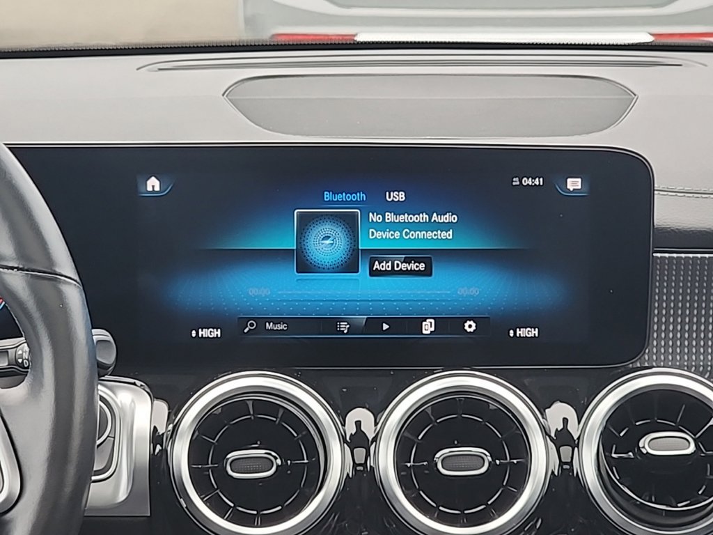 Used 2022 Mercedes-Benz GLB 250 4MATIC w/ Premium Package Lite image 26