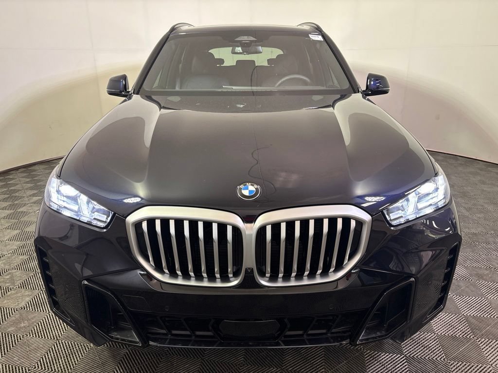New 2026 BMW X5 xDrive40i w/ M Sport Package AWD/4WD image 3