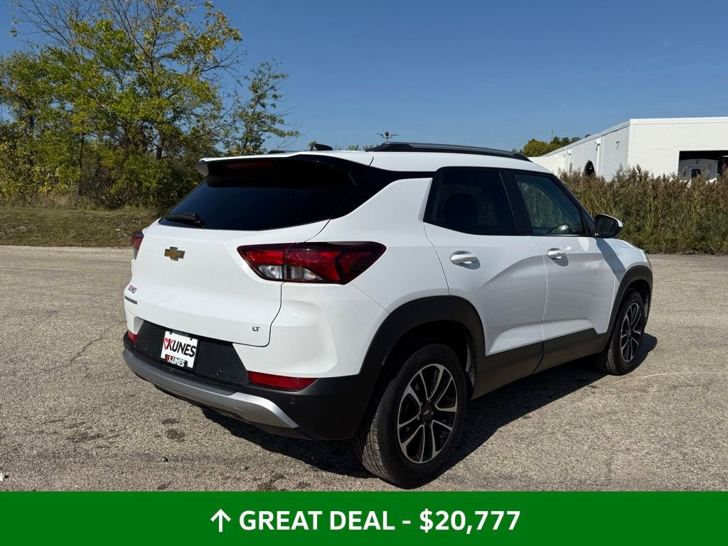 Used 2024 Chevrolet TrailBlazer LT w/ Driver Confidence Package image 5