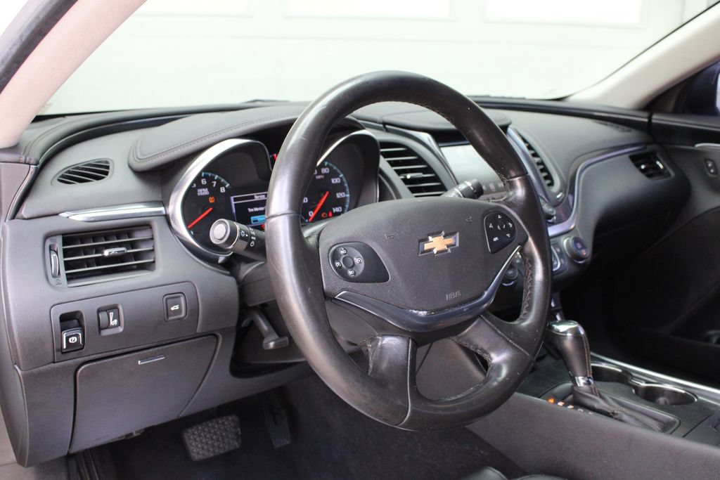 Used 2018 Chevrolet Impala LT FWD image 2