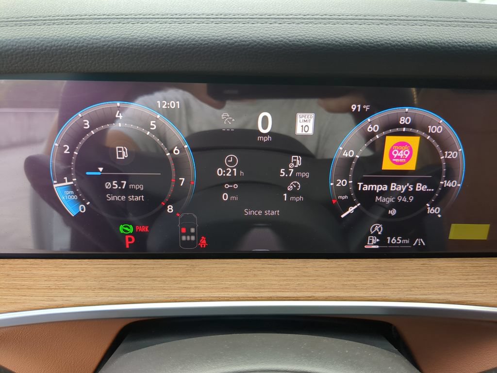New 2026 Volkswagen Tiguan SEL R-Line AWD/4WD image 32