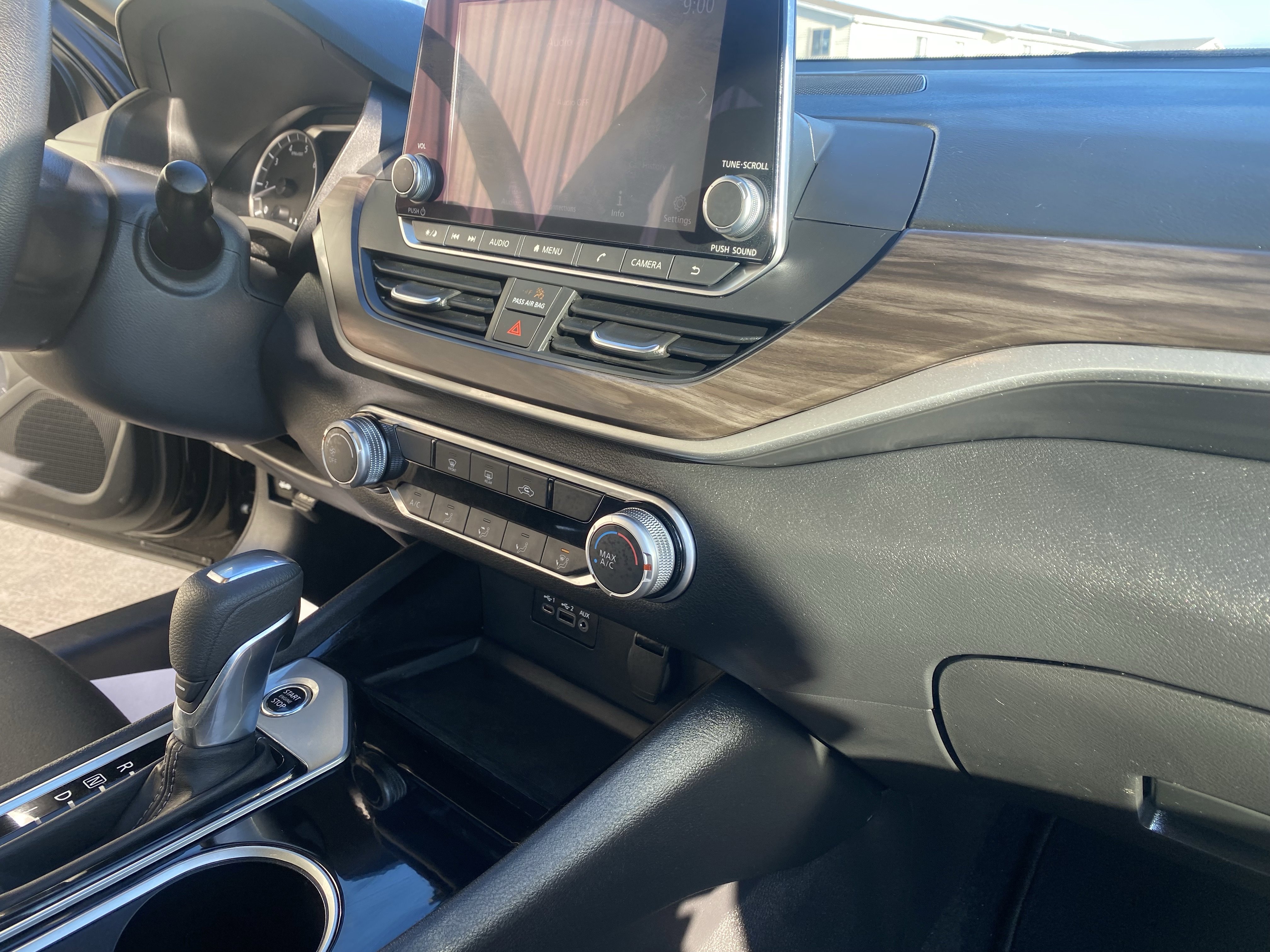 Used 2024 Nissan Altima 2.5 SV image 11