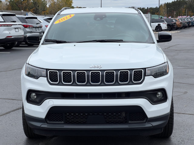 Used 2024 Jeep Compass Latitude w/ Convenience Group AWD/4WD image 42
