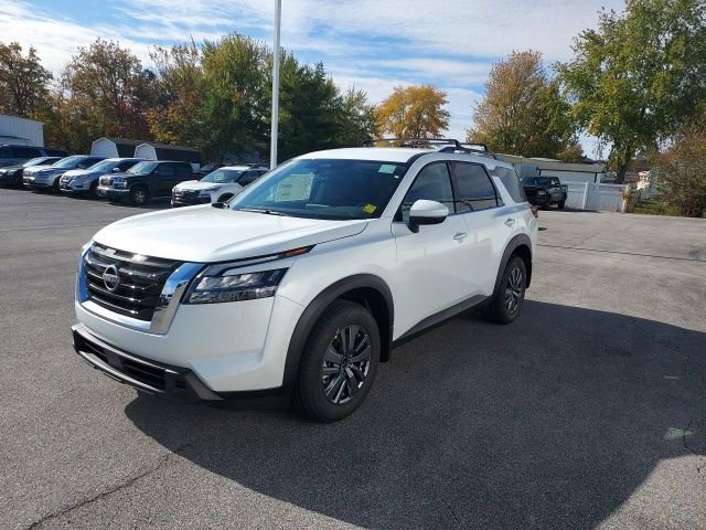 New 2025 Nissan Pathfinder SV image 10