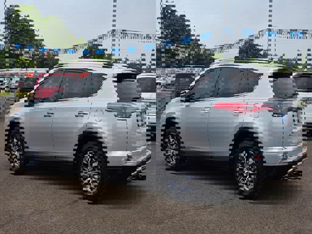 Used 2016 Toyota RAV4 XLE image 30