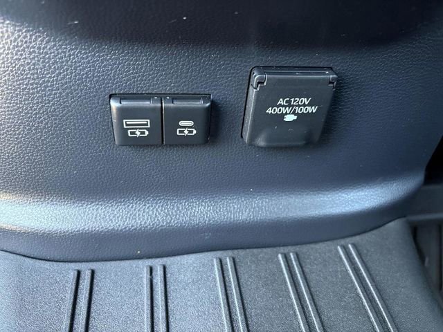 Used 2024 Toyota Tundra Limited image 32