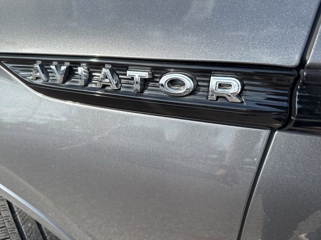 Used 2025 Lincoln Aviator Reserve w/ Equipment Group 201A image 3