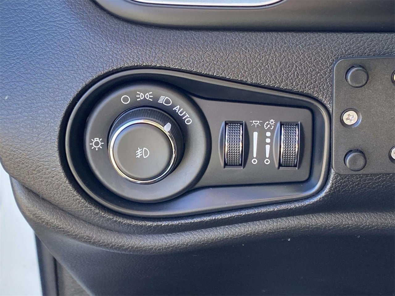 Used 2021 Jeep Renegade Latitude image 17