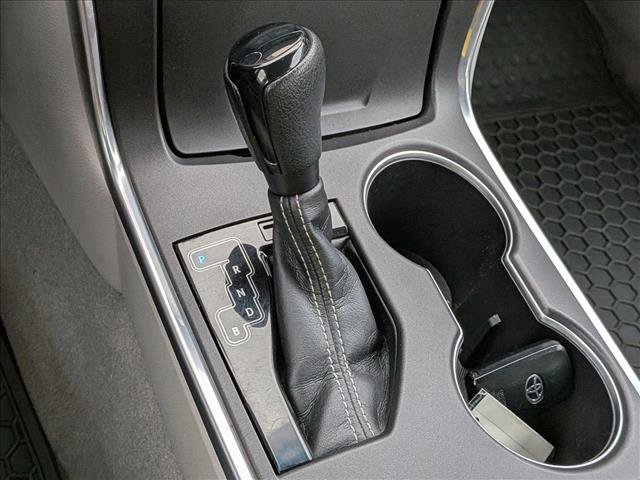 Used 2017 Toyota Camry LE image 12