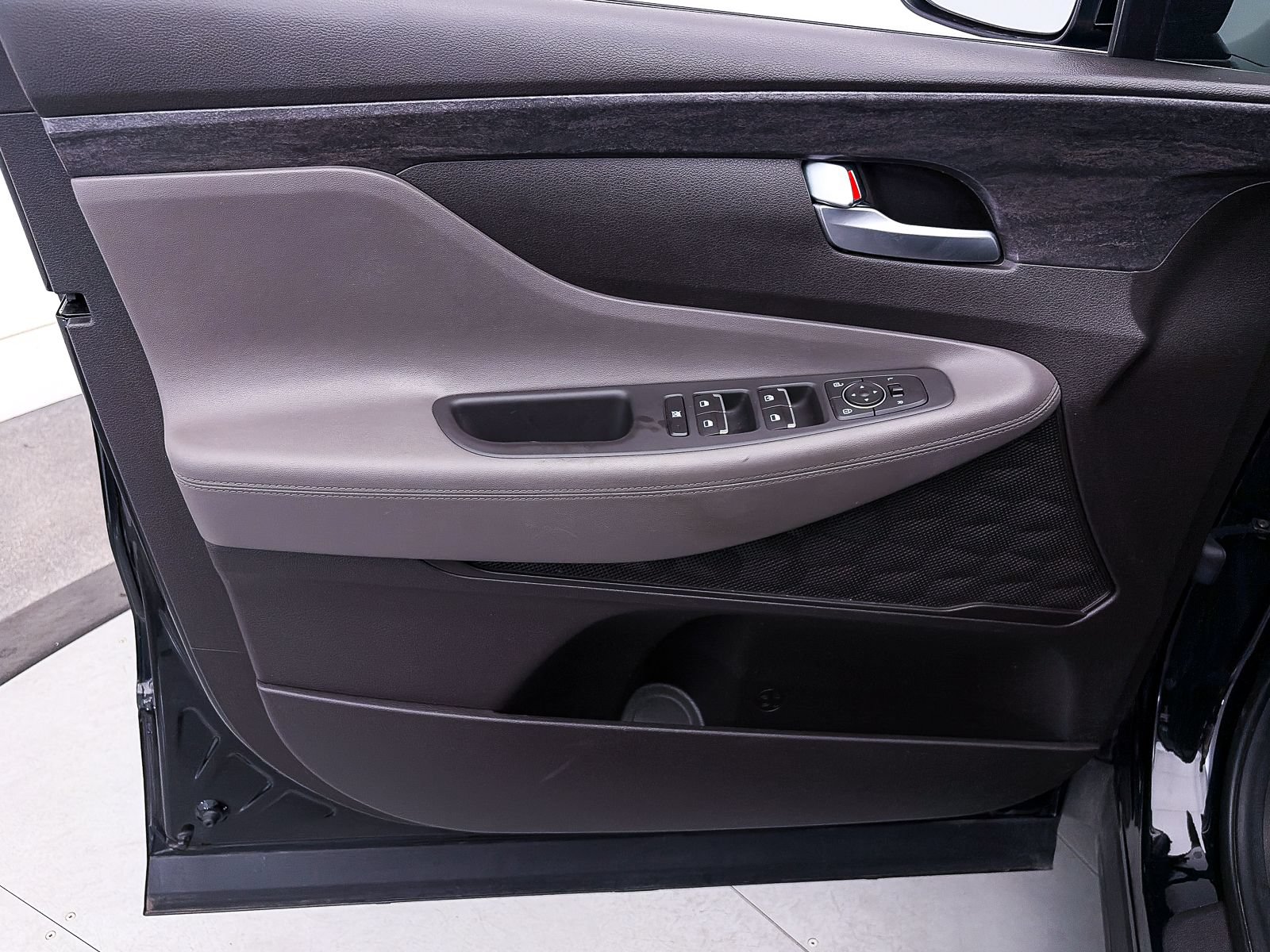 Used 2020 Hyundai Santa Fe SE FWD image 14