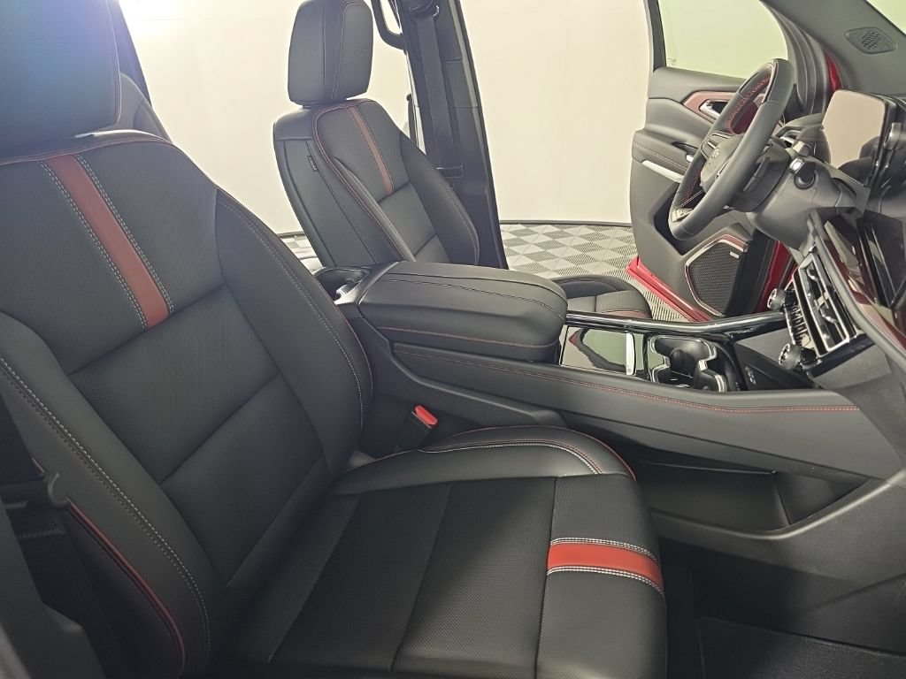 New 2027 Chevrolet Traverse RS w/ LPO, Floor Liner Package FWD image 41