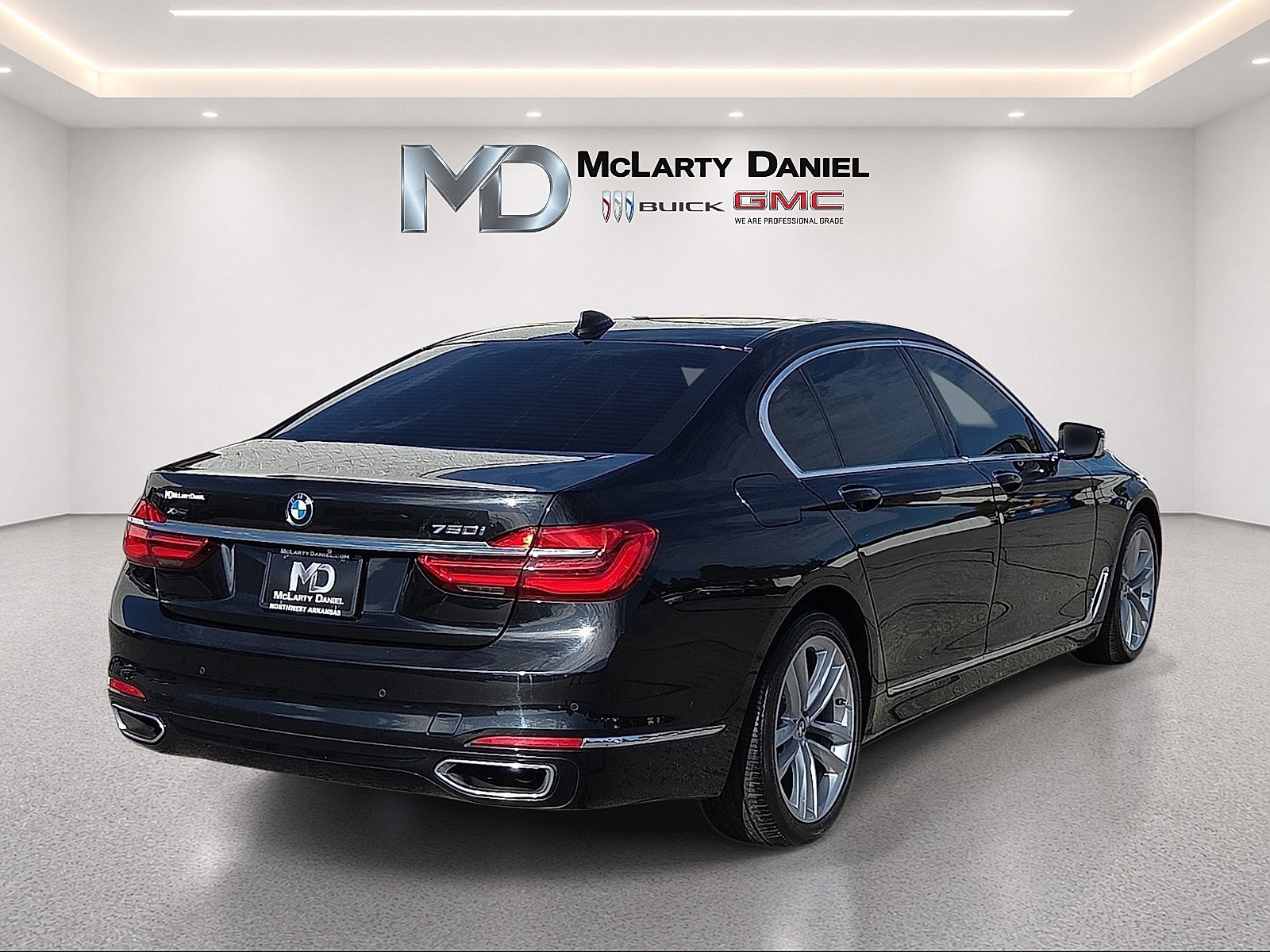 Used 2017 BMW 750i xDrive AWD/4WD image 14