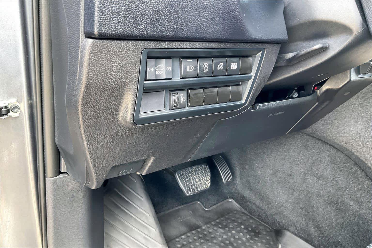 Used 2024 Toyota Tundra SR5 w/ SR5 Premium Package AWD/4WD image 37