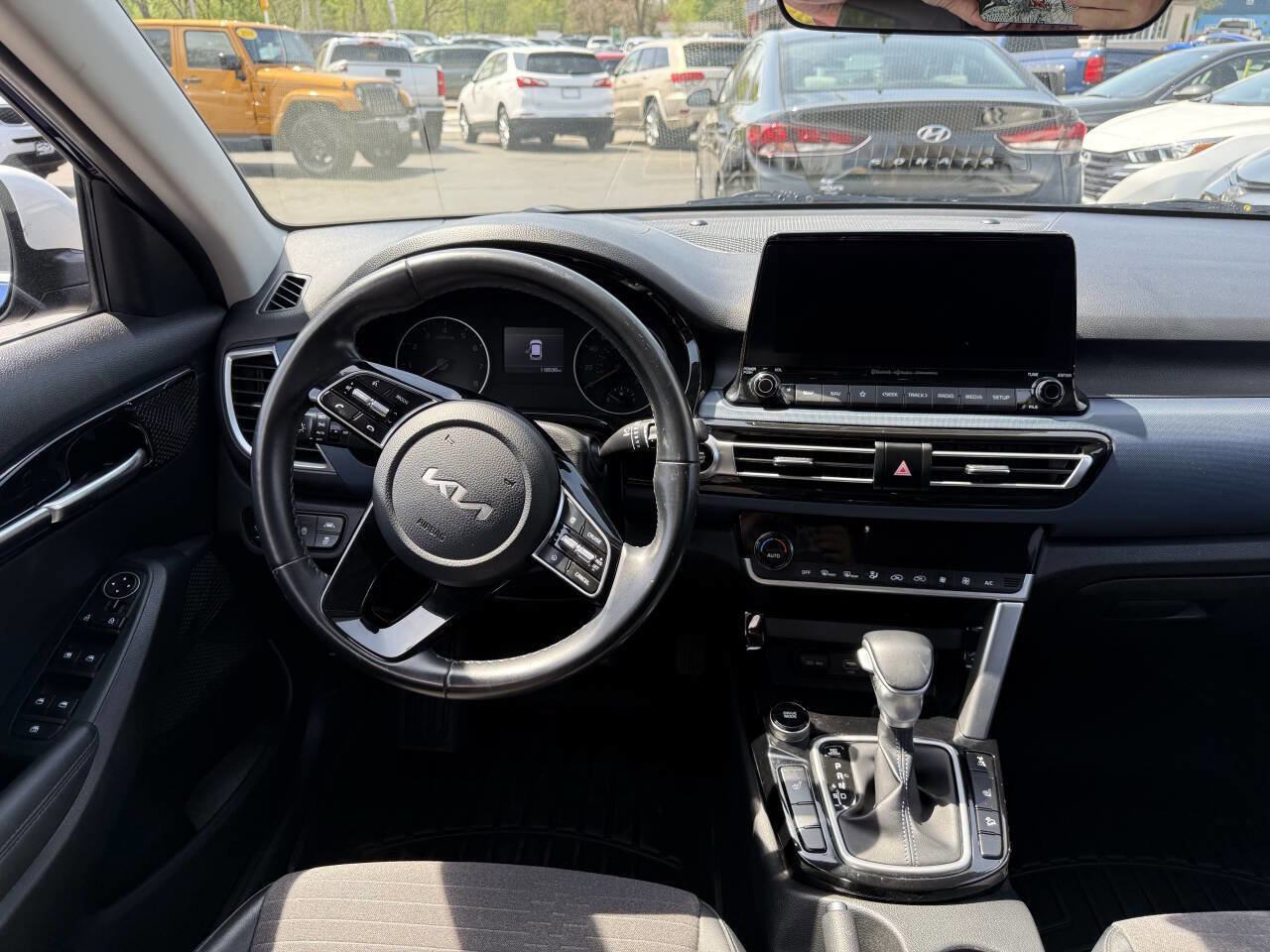 Used 2022 Kia Seltos Nightfall Edition AWD/4WD image 11