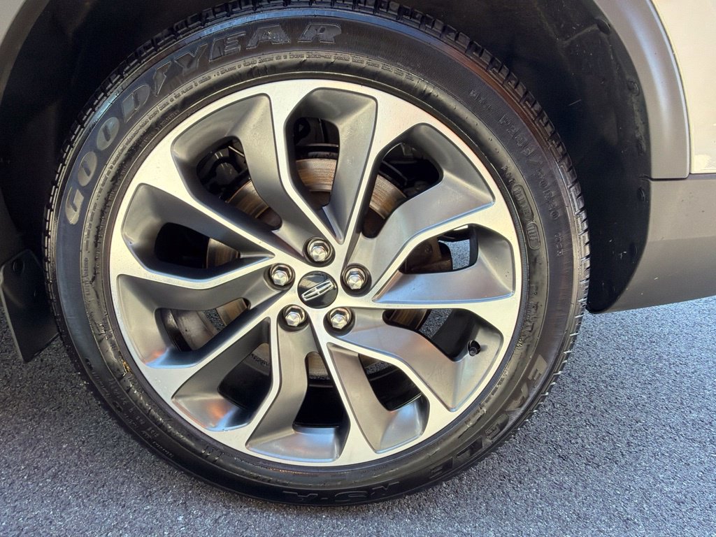 Used 2023 Lincoln Nautilus Reserve AWD/4WD image 33