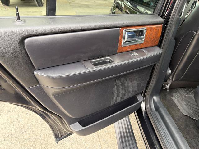 Used 2016 Lincoln Navigator Select AWD/4WD image 24