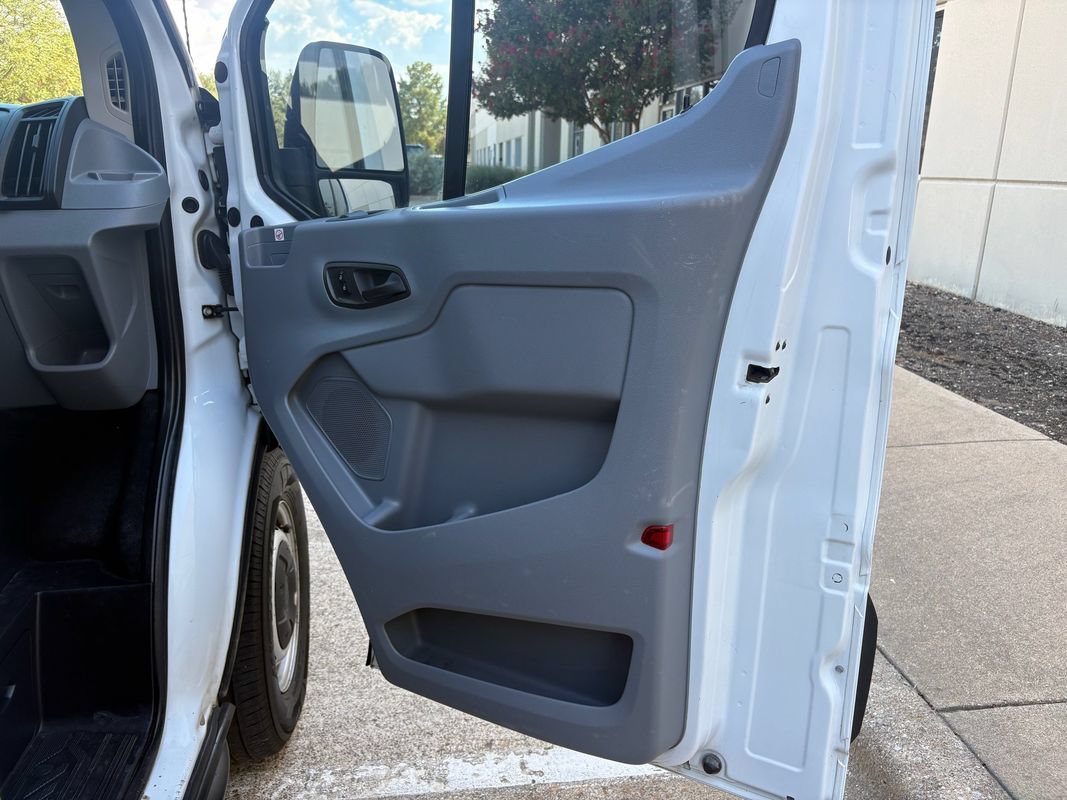 Used 2019 Ford Transit 150 130 Low Roof RWD image 21
