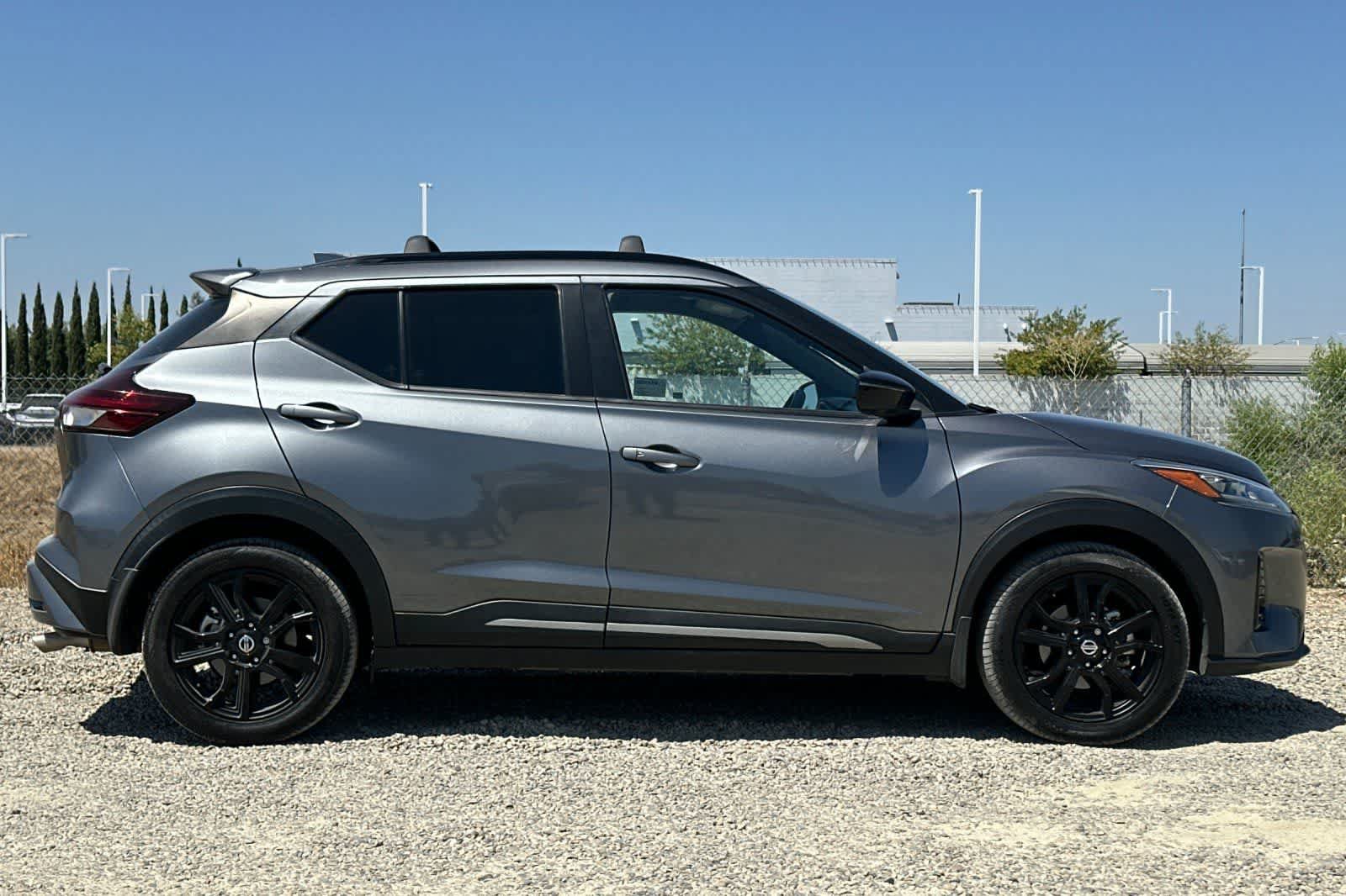 Used 2021 Nissan Kicks SR w/ Interior Electronics Package FWD image 9