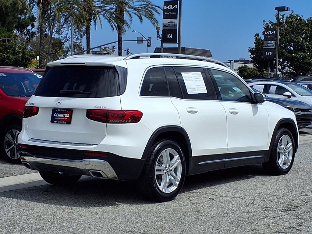 Used 2020 Mercedes-Benz GLB 250 4MATIC image 5