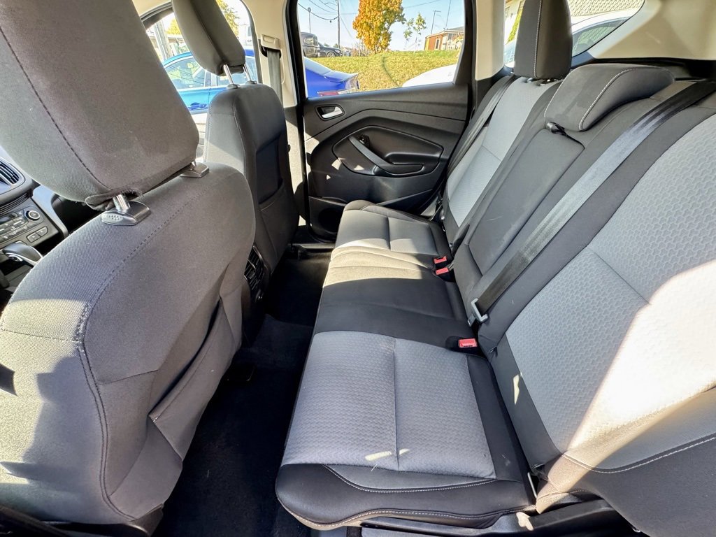 Used 2018 Ford Escape SE w/ SE Sync 3 Package image 16