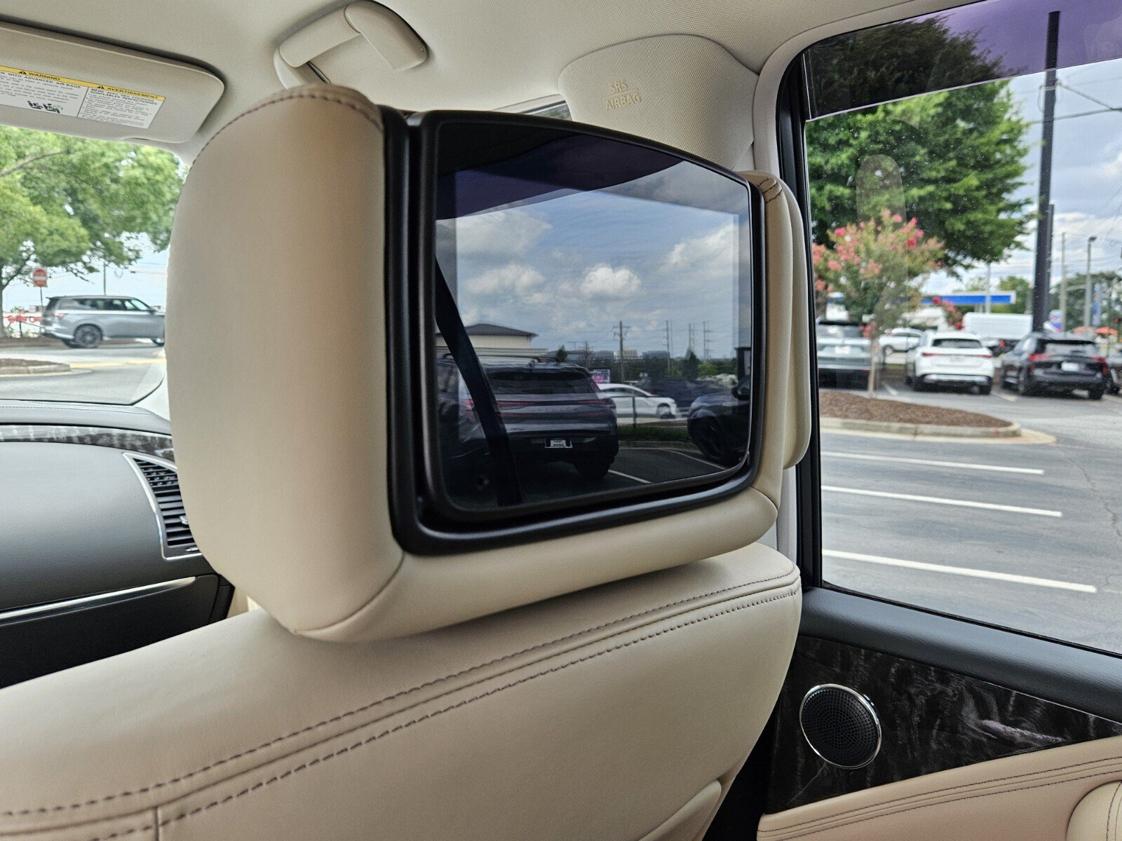 Used 2021 Nissan Armada Platinum w/ Captain's Chairs Package RWD image 15