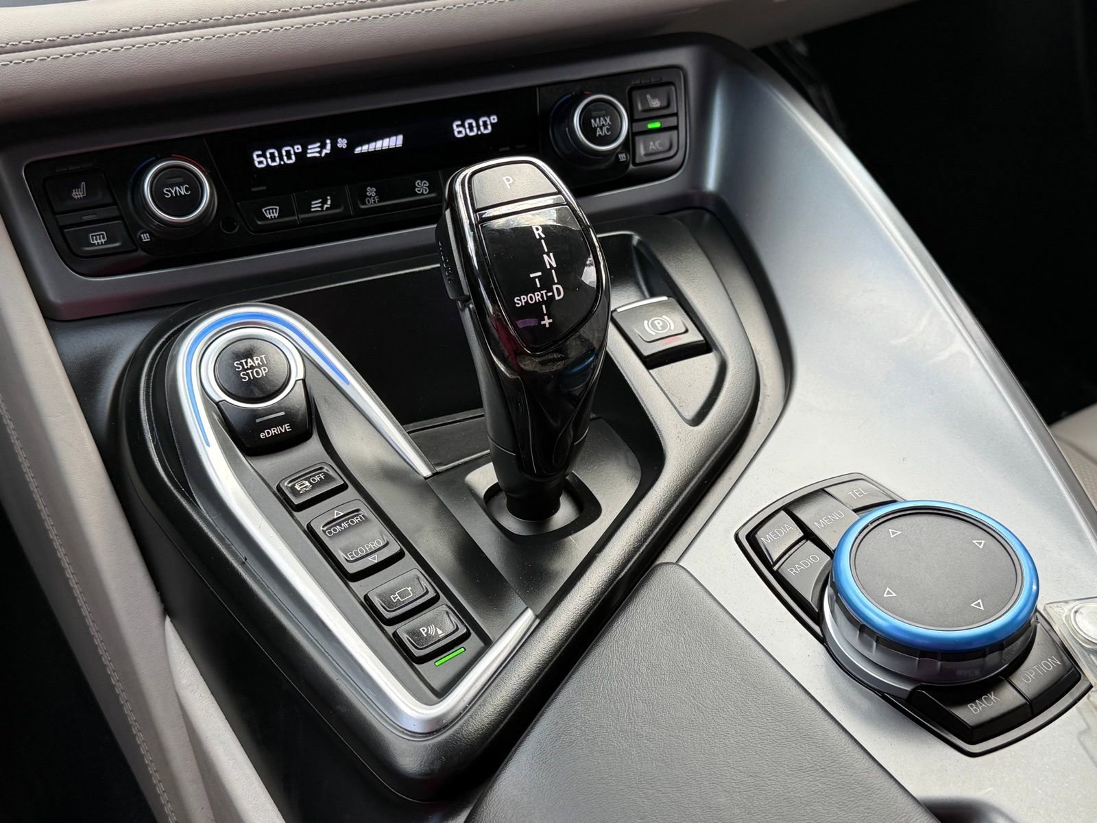 Used 2015 BMW i8 image 31