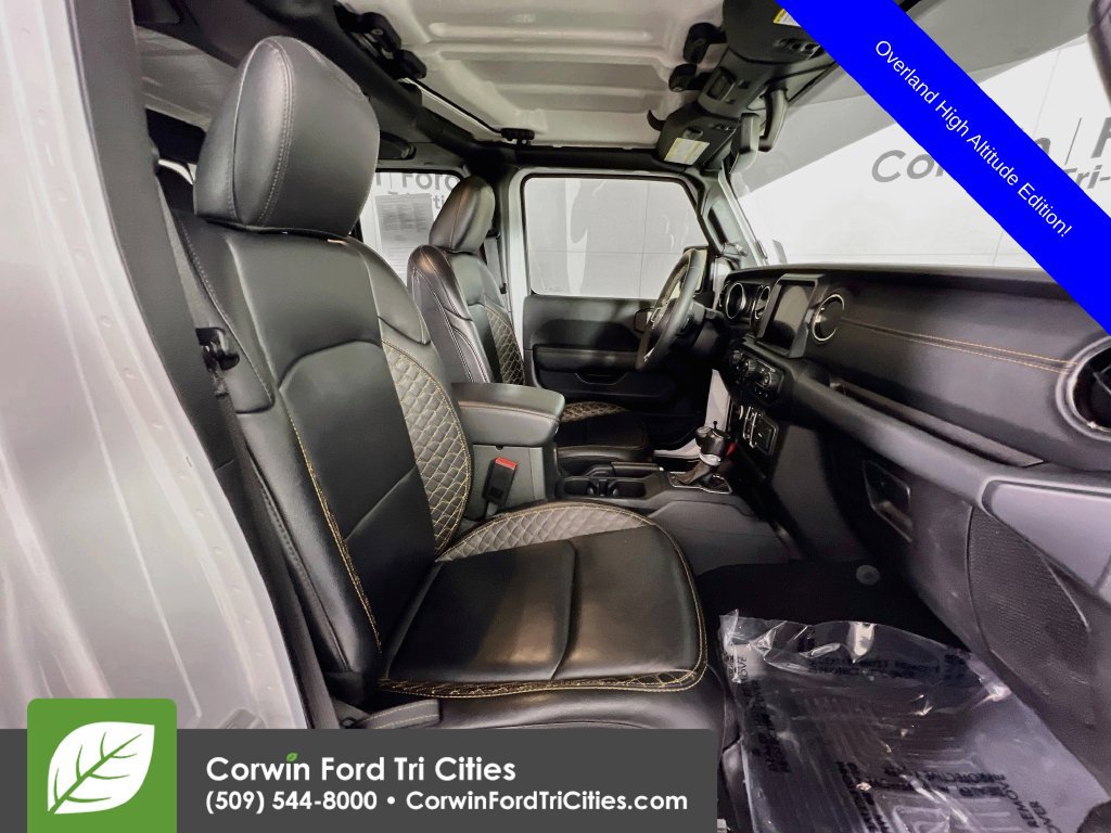 Used 2023 Jeep Gladiator Overland AWD/4WD image 15