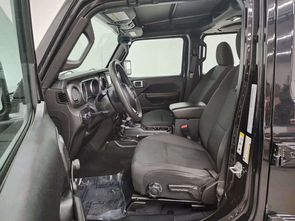 Used 2018 Jeep Wrangler Unlimited Sport image 11