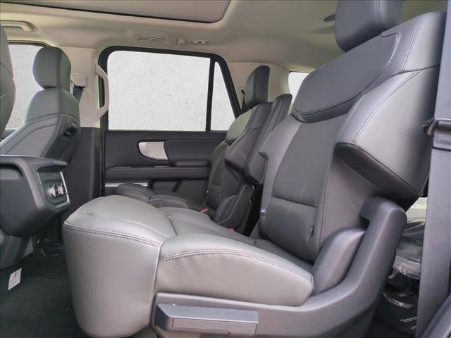 New 2026 Ford Expedition Active image 14