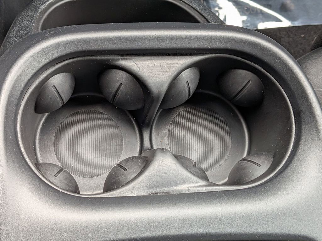 Used 2025 Chrysler Pacifica Select image 22