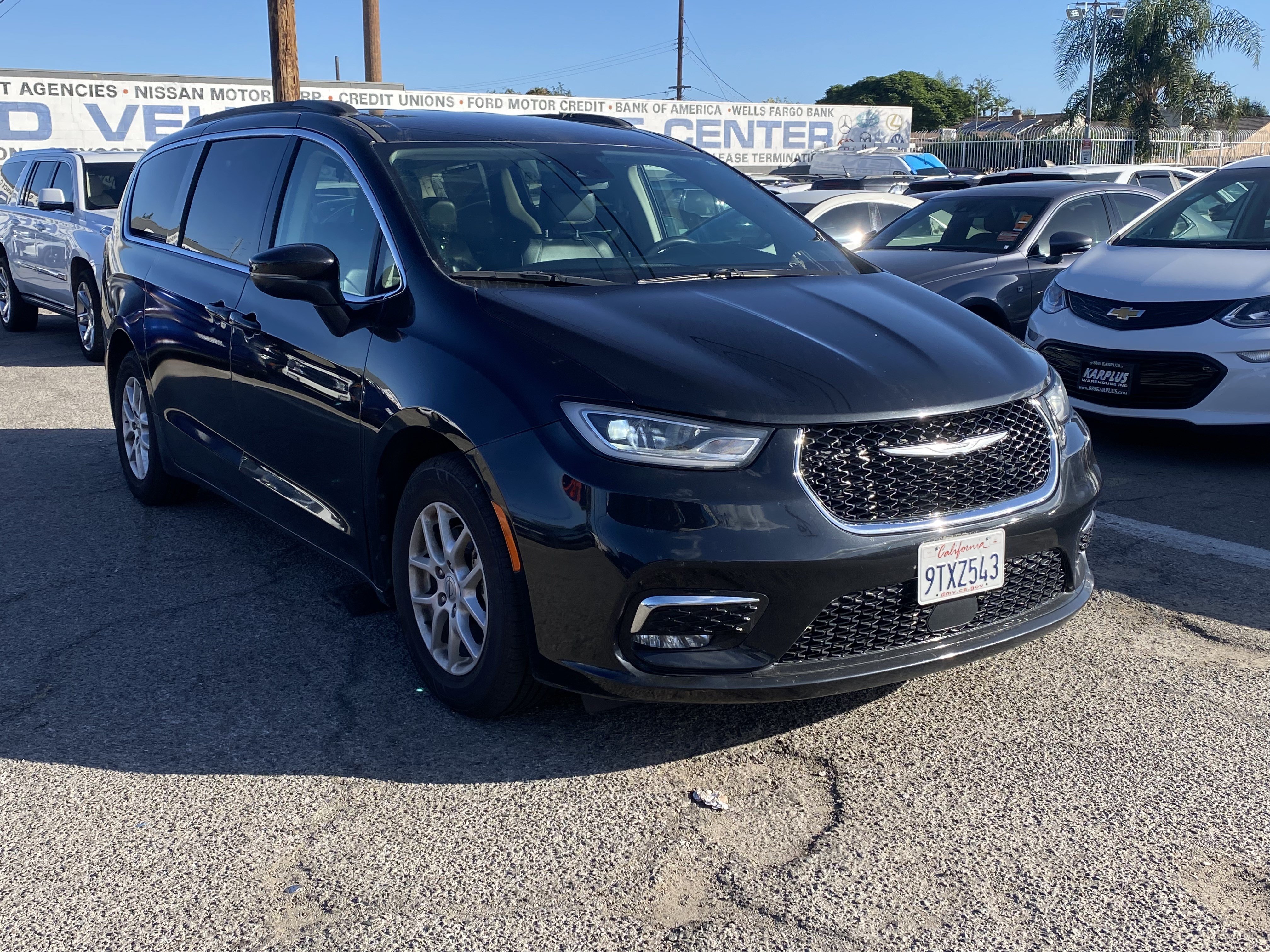 Used 2022 Chrysler Pacifica Touring-L FWD image 7