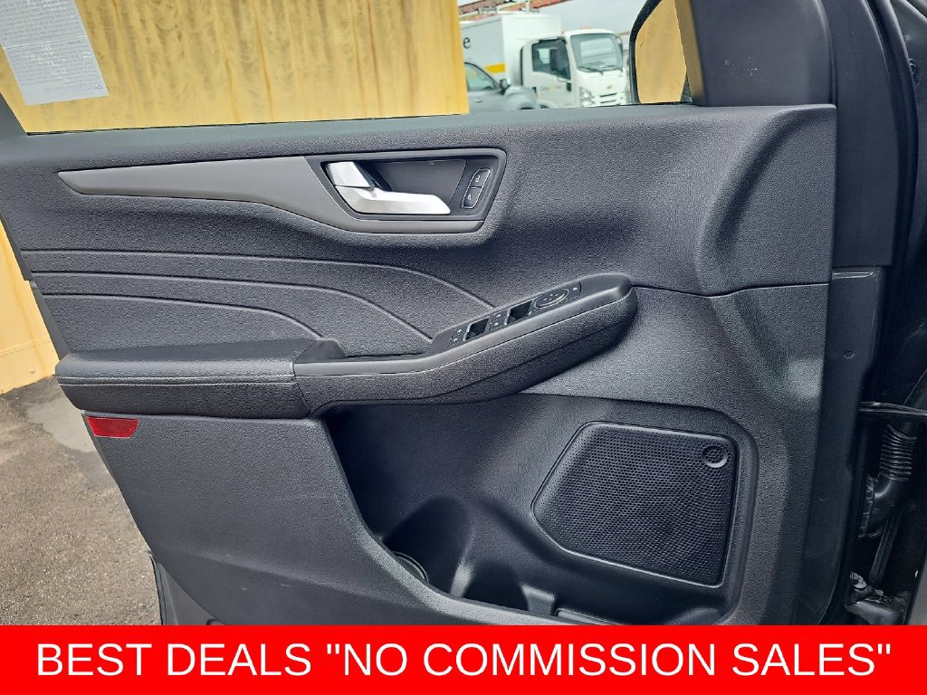 Used 2025 Ford Escape SE FWD image 28