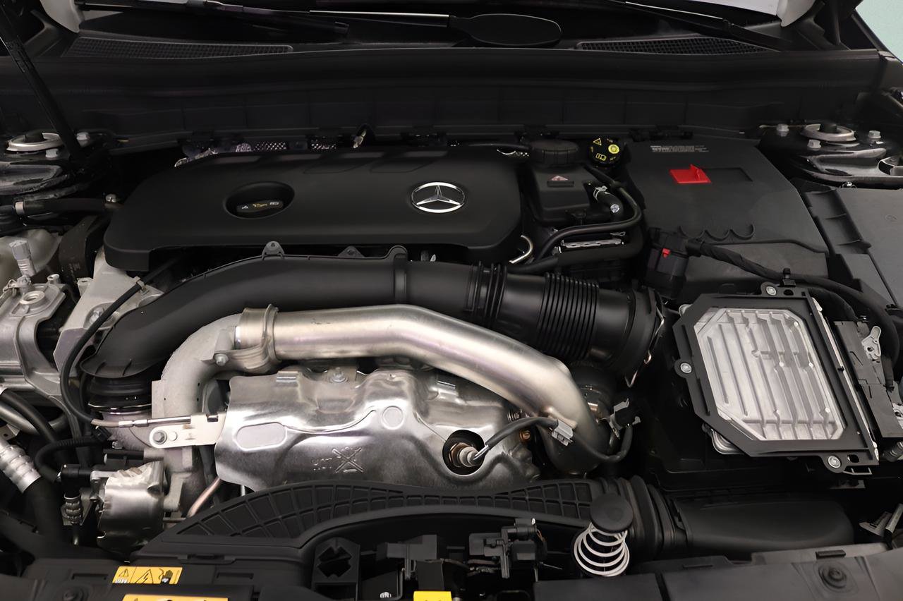 Certified 2025 Mercedes-Benz GLB 250 image 23