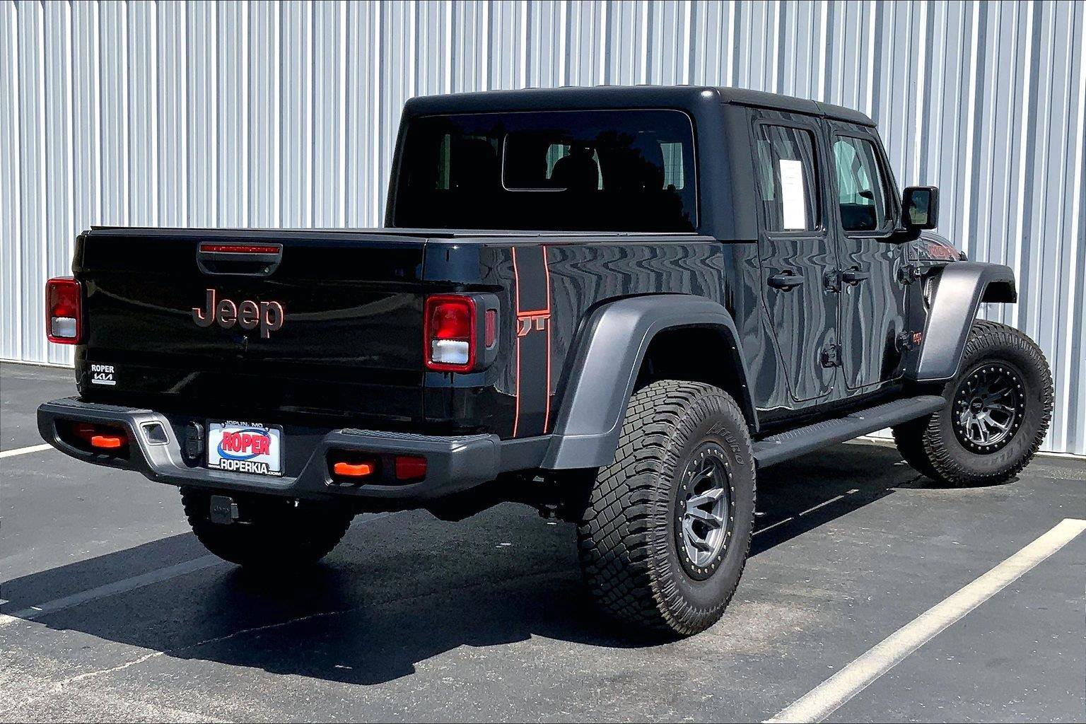 Used 2021 Jeep Gladiator Mojave w/ Cold Weather Group AWD/4WD image 11