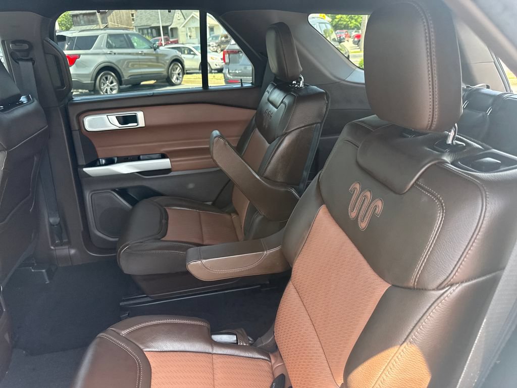 Used 2024 Ford Explorer King Ranch w/ Technology Package AWD/4WD image 18