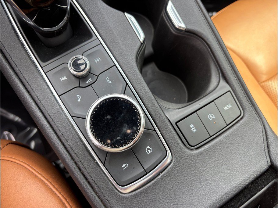 Used 2020 Cadillac XT4 Premium Luxury FWD image 36