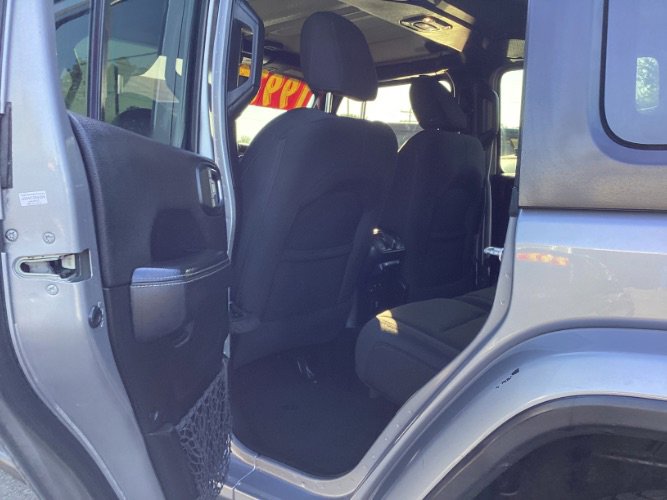 Used 2020 Jeep Wrangler Unlimited Sahara image 6