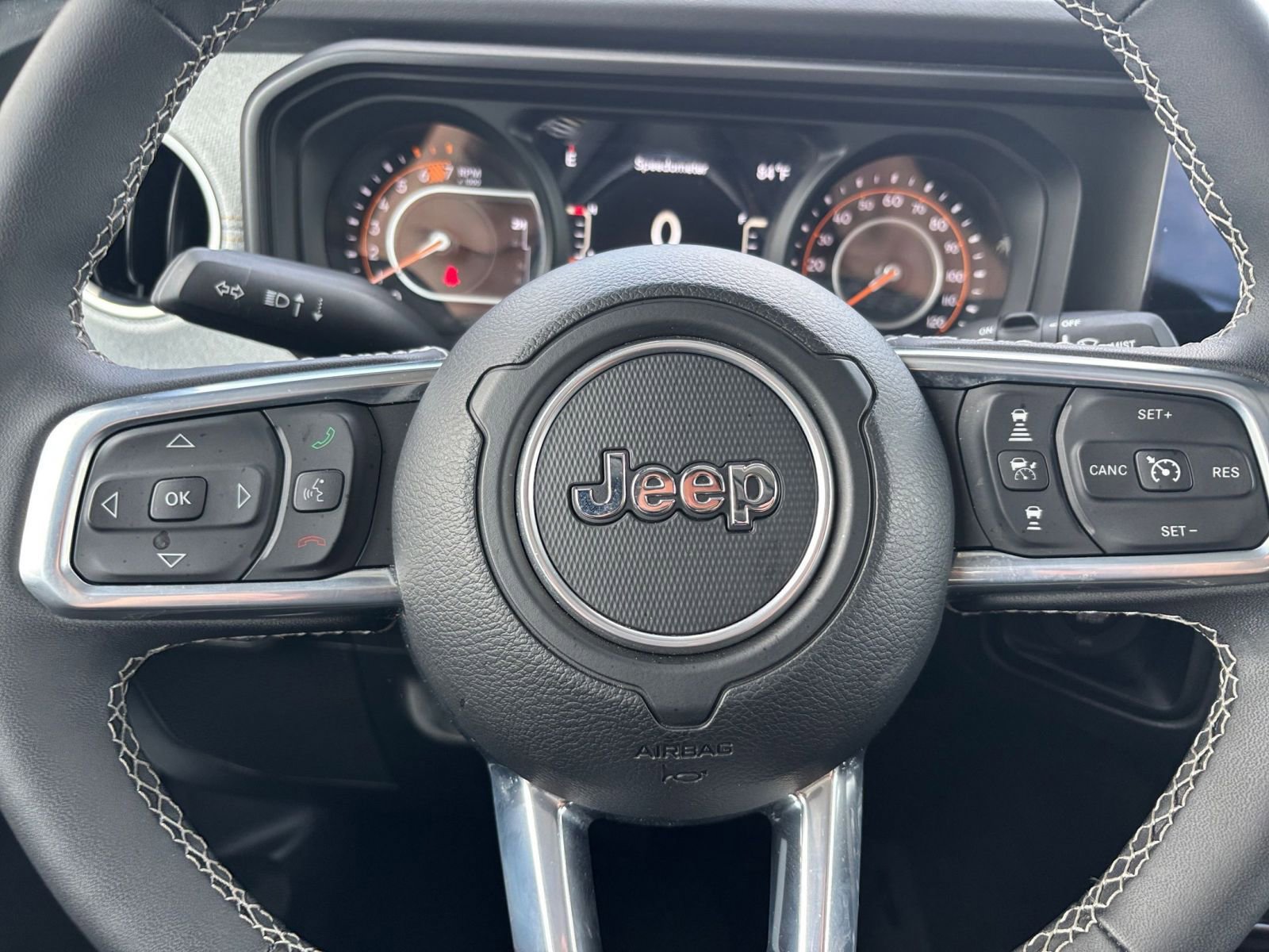 Used 2025 Jeep Wrangler Sahara image 27