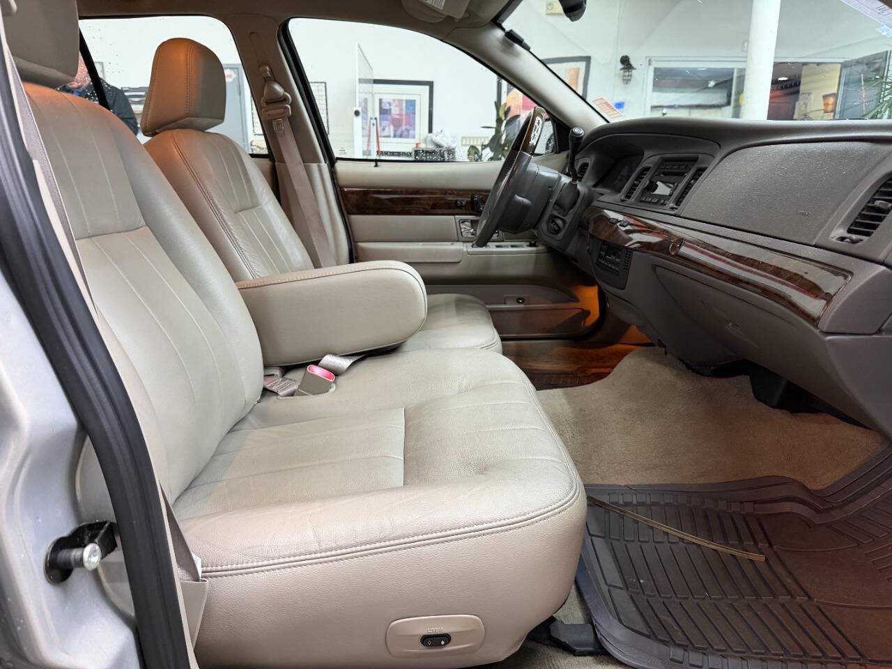 Used 2010 Mercury Grand Marquis LS RWD image 17