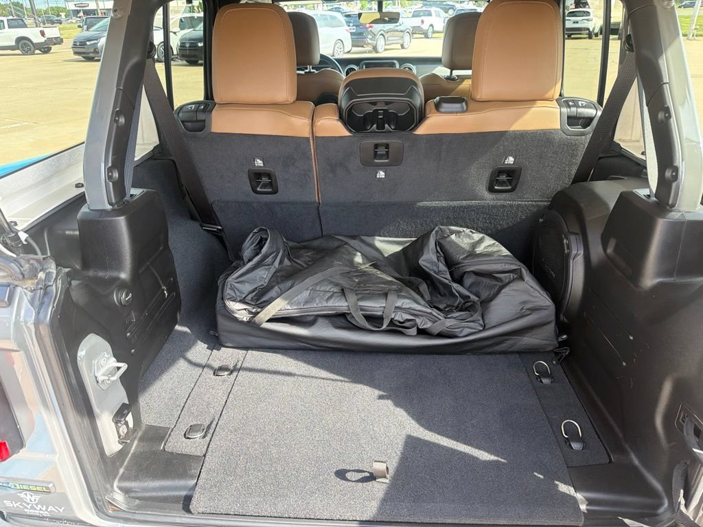 Used 2022 Jeep Wrangler Unlimited Rubicon w/ Steel Bumper Group AWD/4WD image 30
