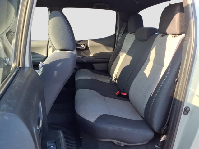 Used 2022 Toyota Tacoma TRD Off-Road w/ Technology Package AWD/4WD image 17